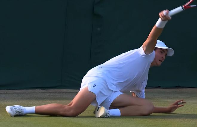 了在足球比 了在足球比